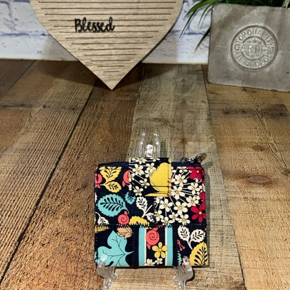 Vera Bradley bifold wallet - Picture 5 of 9